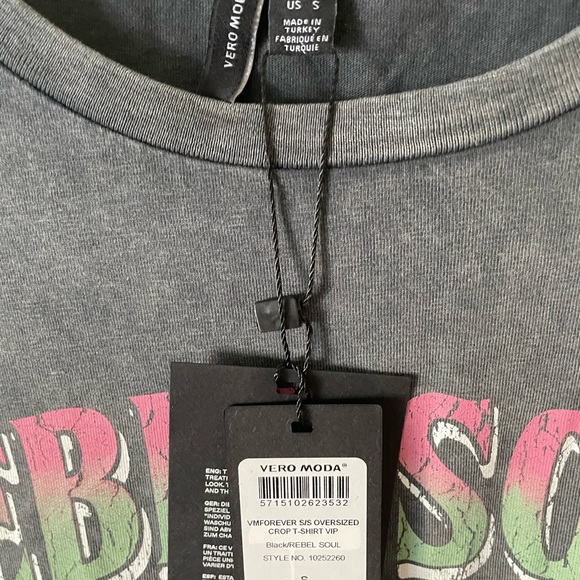VERA MODA ladies size Short sleeve t shirt. Cropped top. “Rock’n Roll forever” - Picture 3 of 3